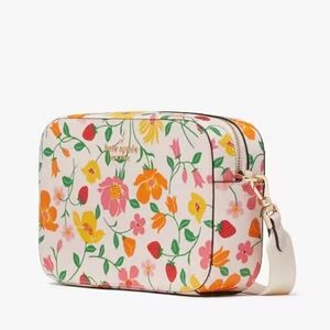 Kate Spade Strawberry Floral Camera Crossbody 🍓